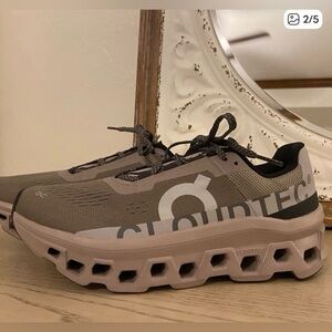 Like NEW On Running Shoes